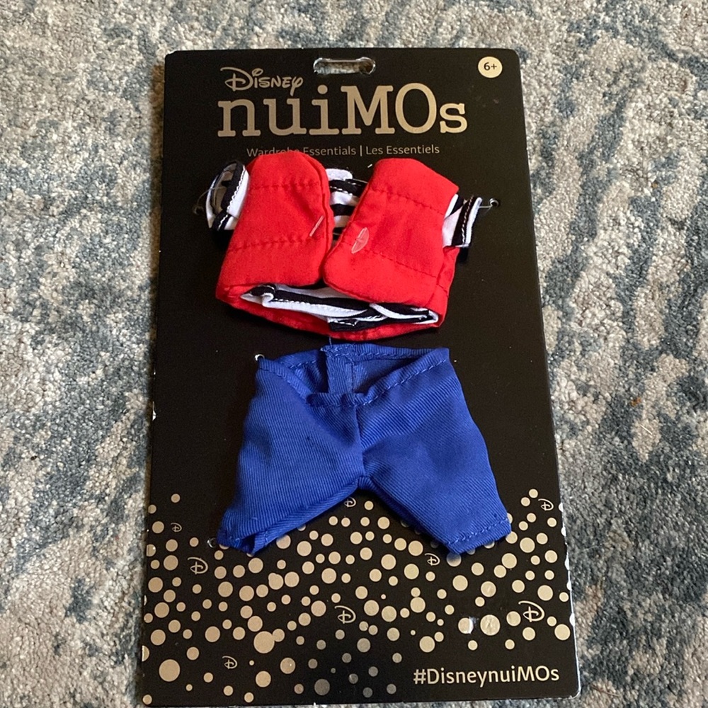 Disney Nuimos outfit
